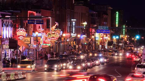 When is the Best Time to Go to Nashville for Music, and How Does the City's Music Scene Evolve Throughout the Year?